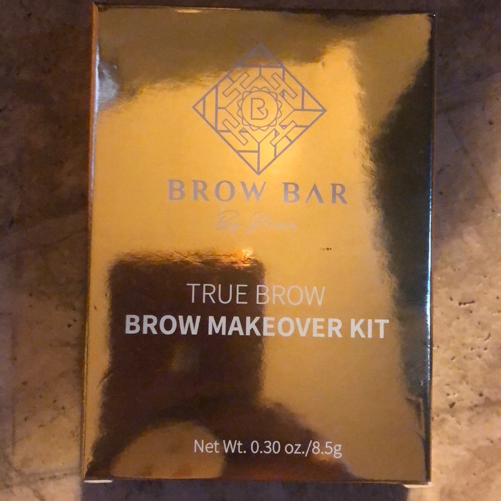 Brow makeup